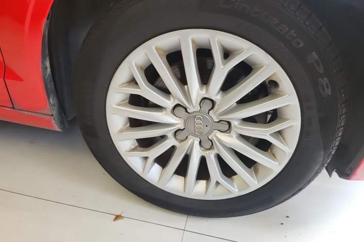 Used Audi A3 2015 Limousine 35 TFSI Millionth Anniversary Intelligent Leading Model Right Front Wheel Hub