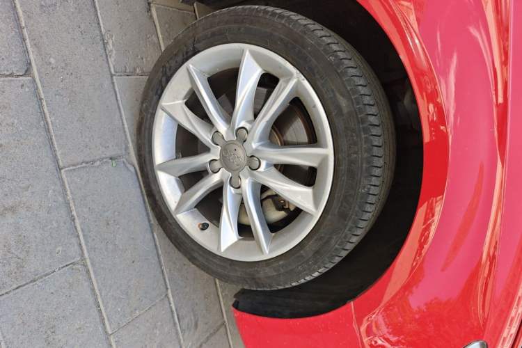 Used Audi A3 2015 Sportback 40 TFSI Automatic Comfort Model Right Front Wheel Hub