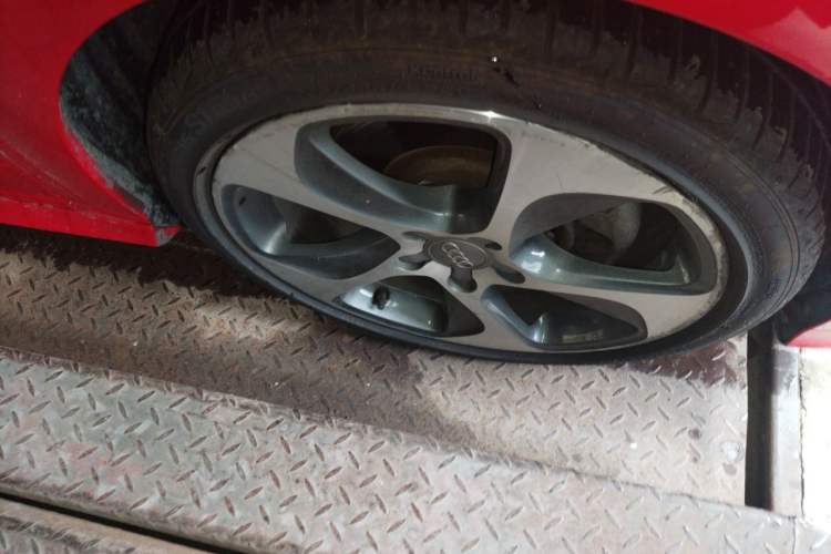 Used Audi A3 2015 Sportback 45 TFSI S line sports model Right Front Wheel Hub