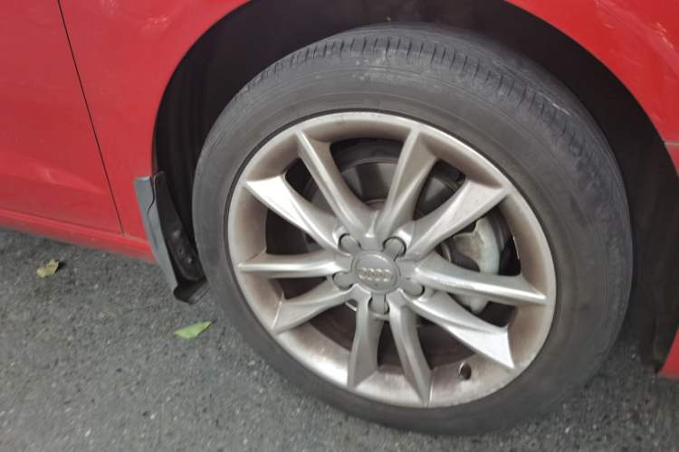 Used Audi A3 2015 Sportback 35 TFSI Millionth Anniversary Comfort Model Right Front Wheel Hub