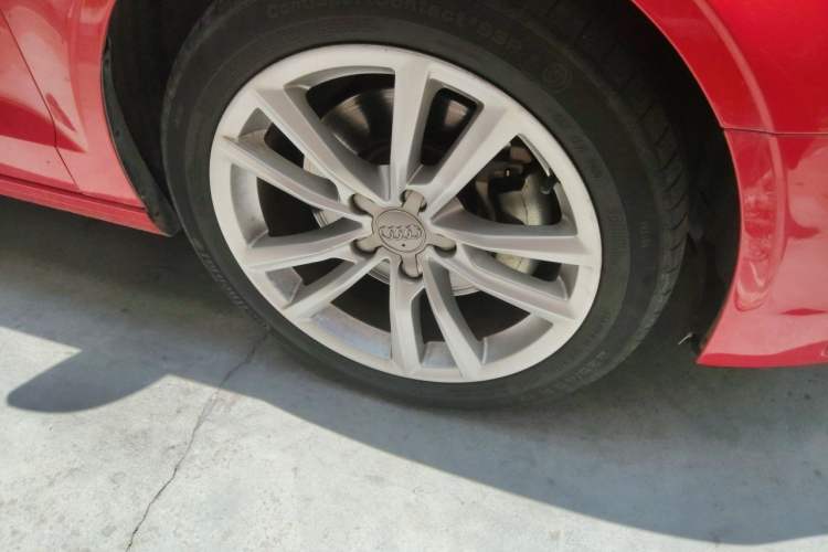 Used Audi A3 2015 Cabriolet 40 TFSI Right Front Wheel Hub
