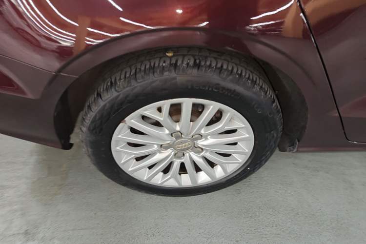 Used Audi A3 2015 Limousine 35 TFSI Millionth Anniversary Intelligent Leading Model Right Rear Wheel Hub