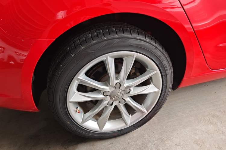 Used Audi A3 2015 Sportback 40 TFSI Automatic Comfort Model Right Rear Wheel Hub