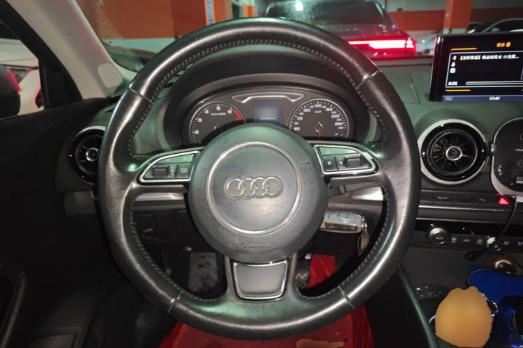 Used Audi A3 2015 Limousine 40 TFSI Automatic Comfort Model Steering Wheel