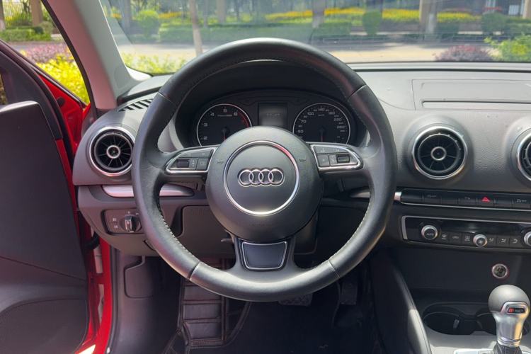 Used Audi A3 2015 Limousine 35 TFSI Millionth Anniversary Comfort Model Steering Wheel
