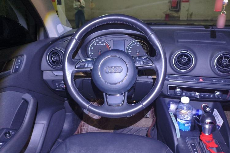 Used Audi A3 2015 Limousine 35 TFSI Millionth Anniversary Comfort Model Steering Wheel