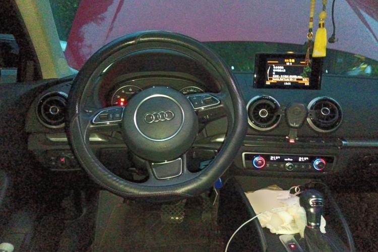 Used Audi A3 2015 Limousine 35 TFSI Millionth Anniversary Comfort Model Steering Wheel