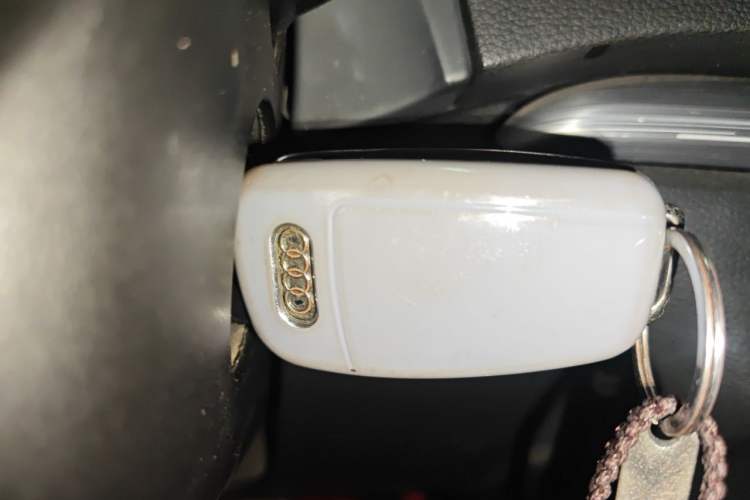Used Audi A3 2015 Limousine 40 TFSI Automatic Comfort Model Vehicle Key