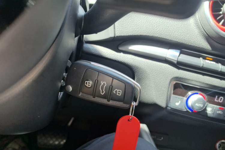 Used Audi A3 2015 Sportback 35 TFSI Millionth Anniversary Enjoyment Model Vehicle Key