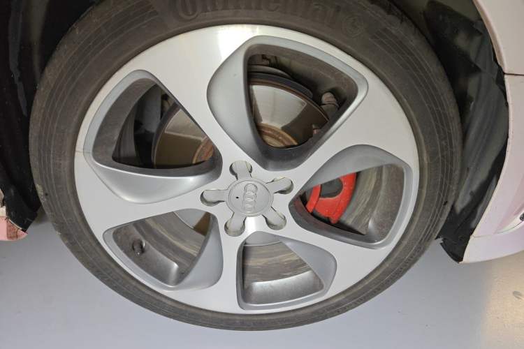 Used Audi A3 2015 Sportback 45 TFSI S line sports model Right Front Wheel Hub