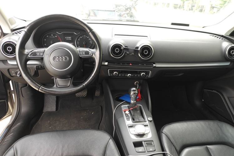 Used Audi A3 2015 Sportback 40 TFSI Automatic Luxury Model Center Console