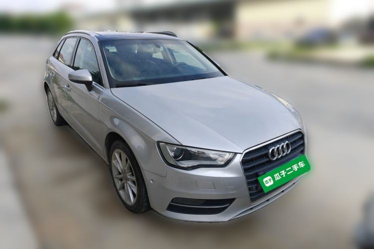 Used Audi A3 2015 Sportback 40 TFSI Automatic Luxury Model Front Right 45 Deg