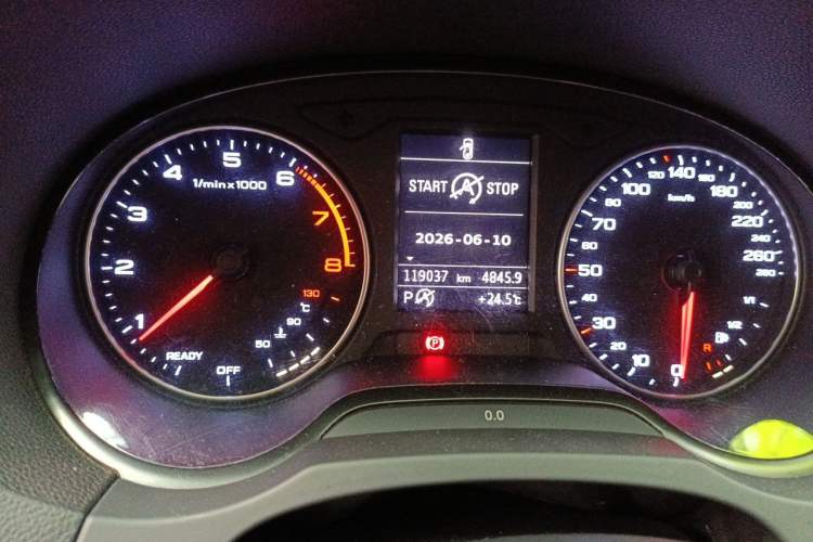 Used Audi A3 2015 Limousine 35 TFSI Millionth Anniversary Intelligent Leading Model Odometer Close Up