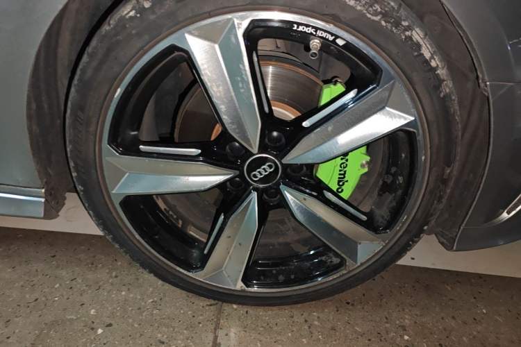 Used Audi A3 2015 Sportback 45 TFSI S line sports model Right Front Wheel Hub
