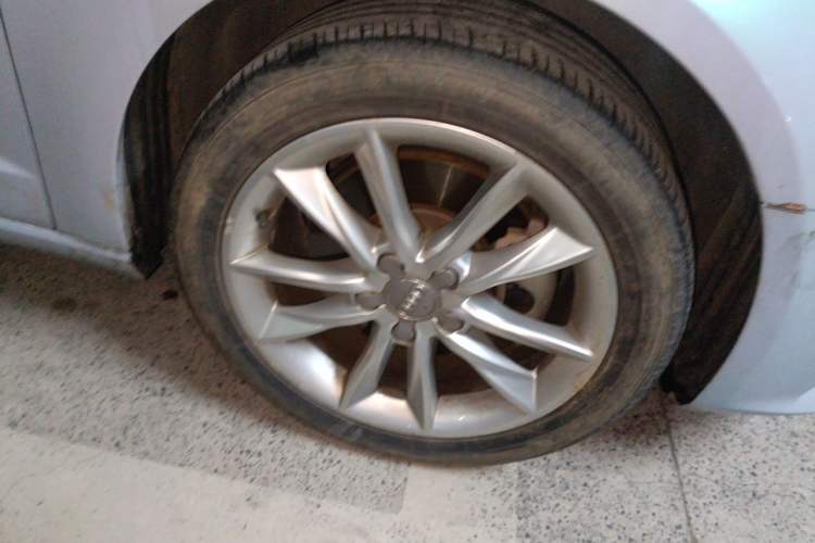 Used Audi A3 2015 Sportback 40 TFSI Automatic Comfort Model Right Front Wheel Hub