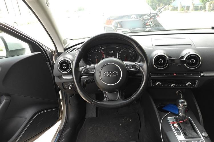 Used Audi A3 2015 Sportback 40 TFSI Automatic Luxury Model Steering Wheel