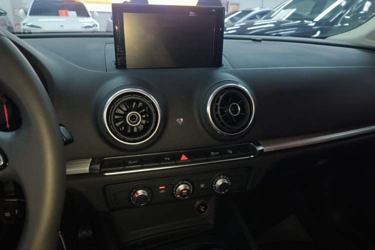 Used Audi A3 2015 Limousine 35 TFSI Millionth Anniversary Intelligent Leading Model Audio And AC Panel