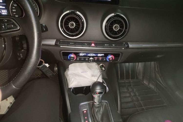 Used Audi A3 2015 Sportback 35 TFSI Millionth Anniversary Comfort Model Audio And AC Panel