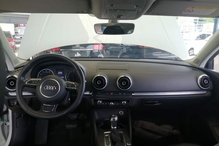Used Audi A3 2015 Limousine 35 TFSI Millionth Anniversary Comfort Model Center Console