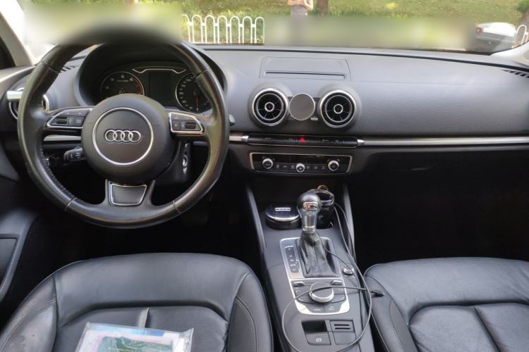 Used Audi A3 2015 Limousine 40 TFSI Automatic Comfort Model Center Console