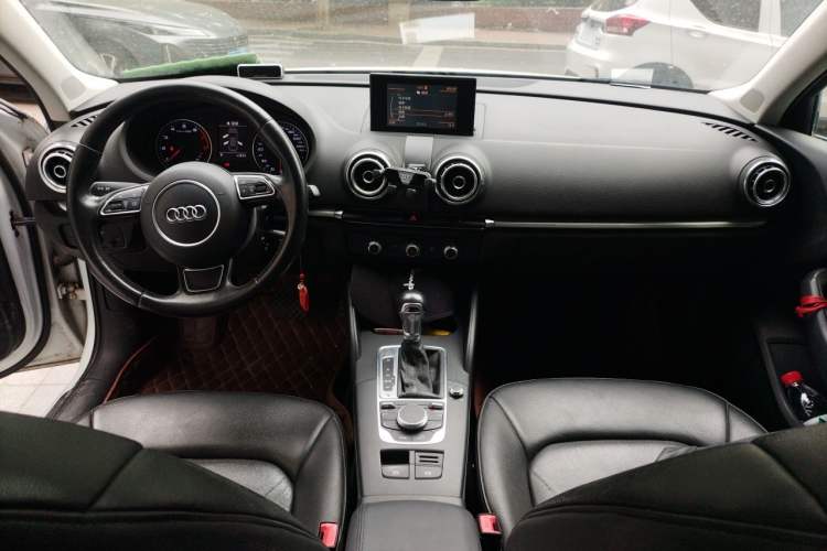 Used Audi A3 2015 Limousine 35 TFSI Millionth Anniversary Intelligent Leading Model Center Console
