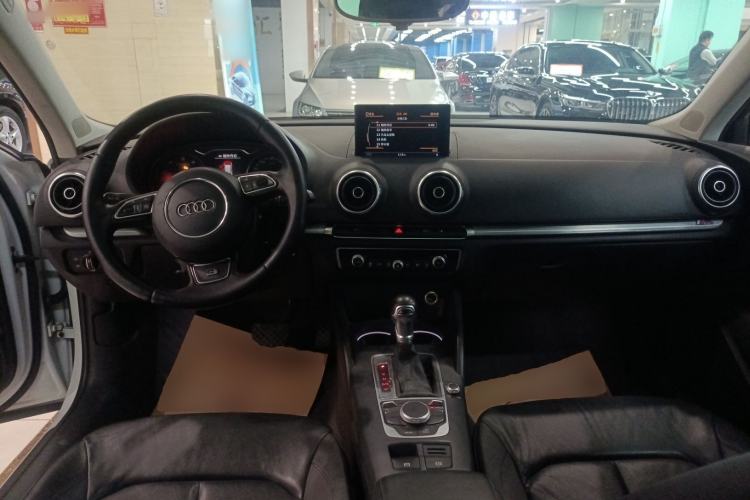 Used Audi A3 2015 Sportback 40 TFSI Automatic Comfort Model Center Console