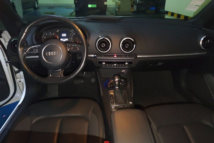 Used Audi A3 2015 Cabriolet 40 TFSI Center Console