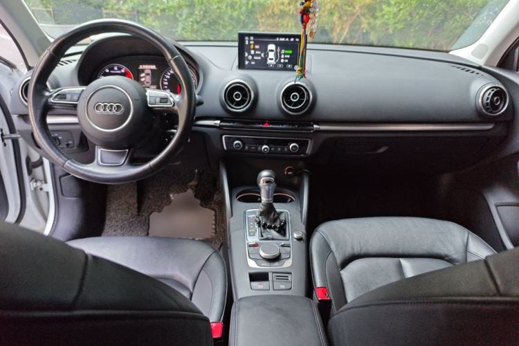 Used Audi A3 2015 Limousine 35 TFSI Millionth Anniversary Comfort Model Center Console