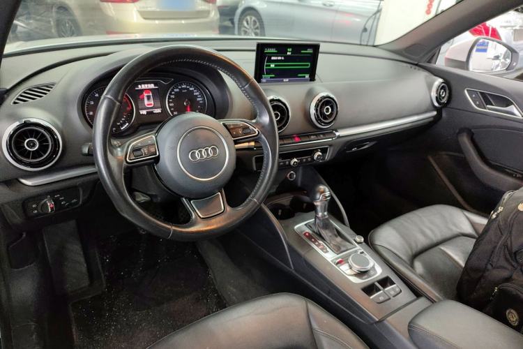 Used Audi A3 2015 Cabriolet 40 TFSI Center Console