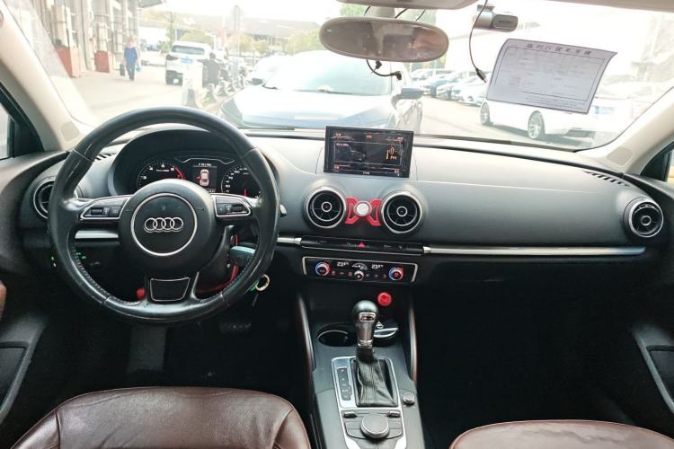 Used Audi A3 2015 Limousine 40 TFSI Automatic Comfort Model Center Console