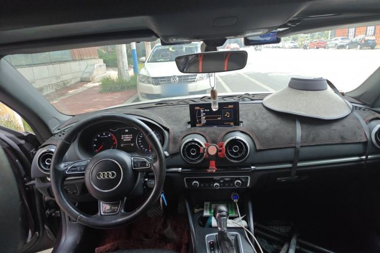 Used Audi A3 2015 Cabriolet 40 TFSI Center Console