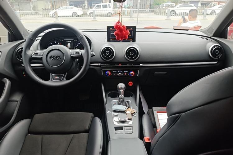 Used Audi A3 2015 Sportback 45 TFSI S line sports model Center Console