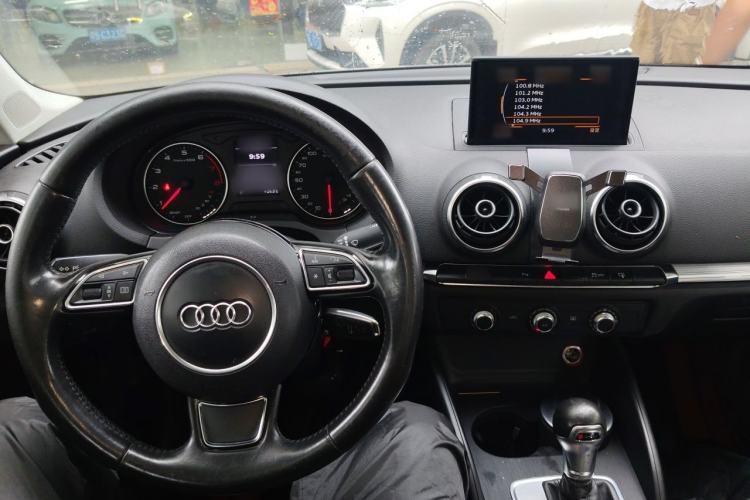 Used Audi A3 2015 Limousine 35 TFSI Millionth Anniversary Intelligent Leading Model Center Console