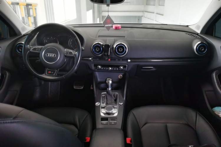 Used Audi A3 2015 Limousine 45 TFSI S line Luxury Model Center Console