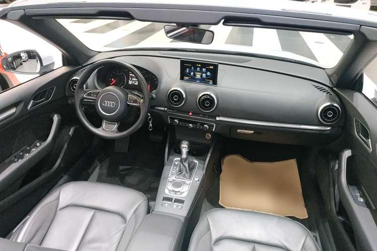 Used Audi A3 2015 Cabriolet 40 TFSI Center Console
