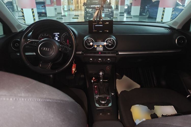 Used Audi A3 2015 Sportback 35 TFSI Millionth Anniversary Intelligent Leading Model Center Console