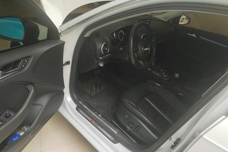 Used Audi A3 2015 Sportback 40 TFSI Automatic Comfort Model Driver Seat