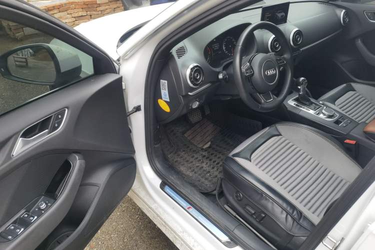 Used Audi A3 2015 Sportback 45 TFSI S line sports model Driver Seat