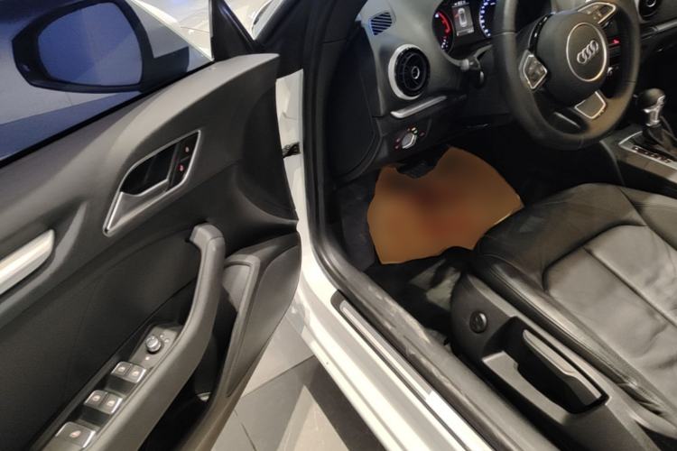 Used Audi A3 2015 Cabriolet 40 TFSI Driver Seat