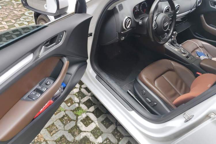 Used Audi A3 2015 Limousine 35 TFSI Millionth Anniversary Comfort Model Driver Seat