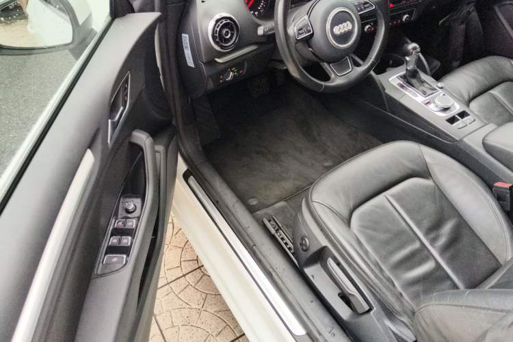 Used Audi A3 2015 Cabriolet 40 TFSI Driver Seat