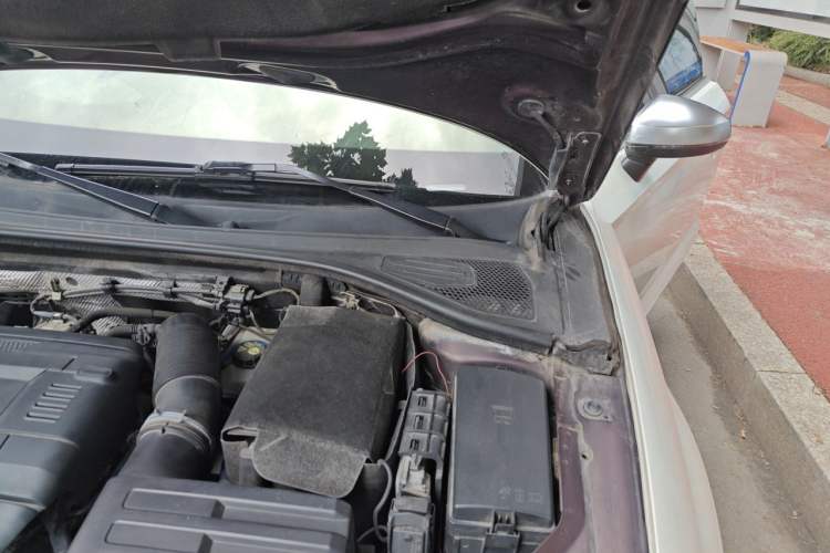 Used Audi A3 2015 Cabriolet 40 TFSI Engine Bay Left