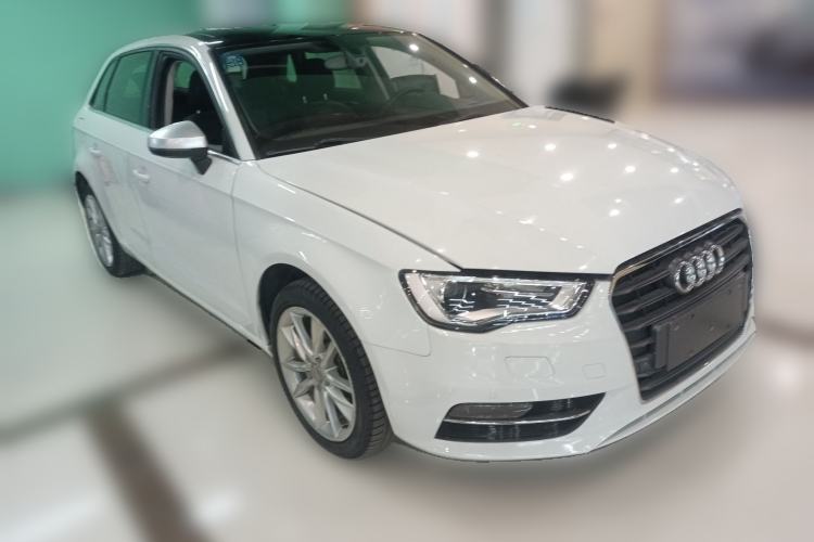 Used Audi A3 2015 Sportback 40 TFSI Automatic Comfort Model Front Right 45 Deg