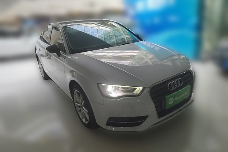 Used Audi A3 2015 Sportback 40 TFSI Automatic Comfort Model Front Right 45 Deg
