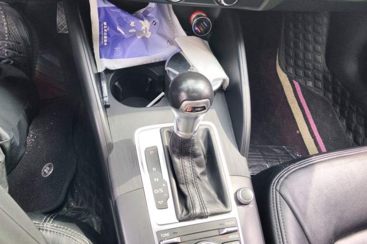 Used Audi A3 2015 Limousine 35 TFSI Millionth Anniversary Intelligent Leading Model Gear Lever