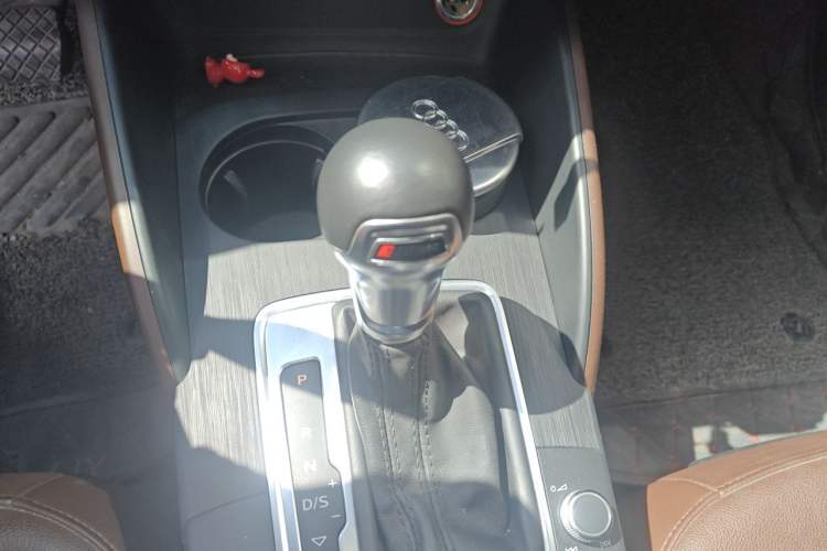 Used Audi A3 2015 Limousine 40 TFSI Automatic Comfort Model Gear Lever