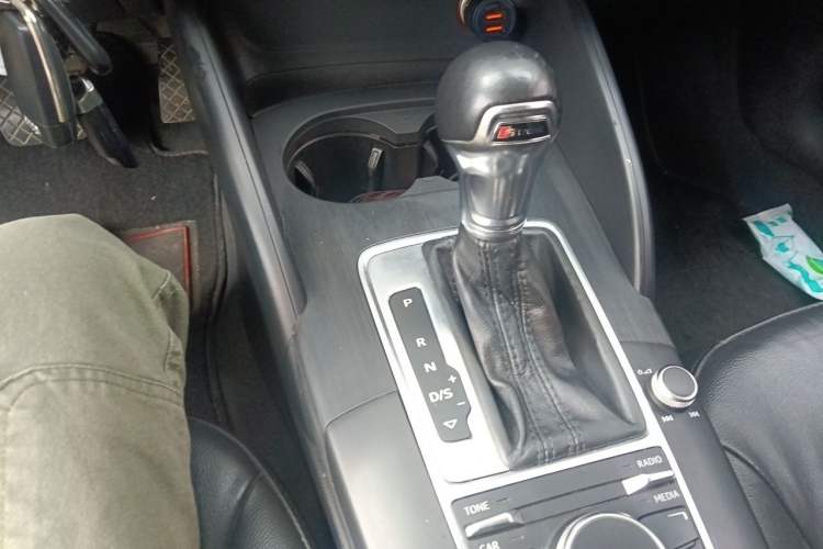 Used Audi A3 2015 Limousine 35 TFSI Millionth Anniversary Comfort Model Gear Lever