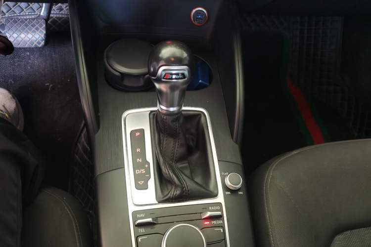 Used Audi A3 2015 Limousine 35 TFSI Millionth Anniversary Intelligent Leading Model Gear Lever