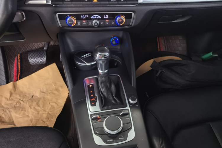 Used Audi A3 2015 Limousine 35 TFSI Millionth Anniversary Comfort Model Gear Lever