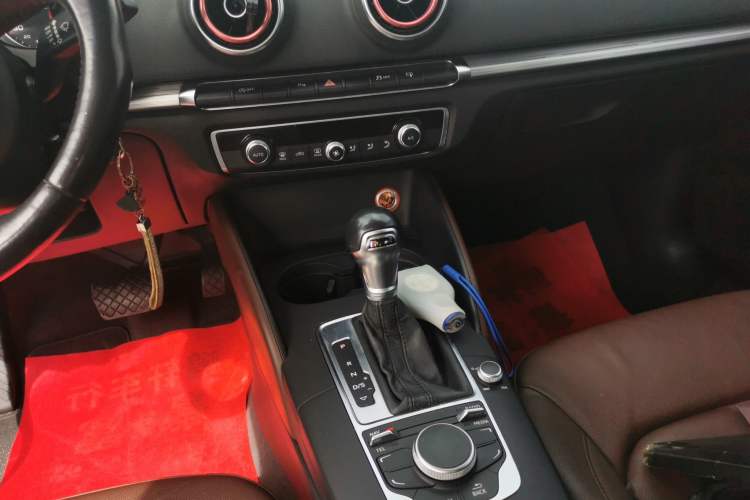 Used Audi A3 2015 Limousine 40 TFSI Automatic Comfort Model Gear Lever